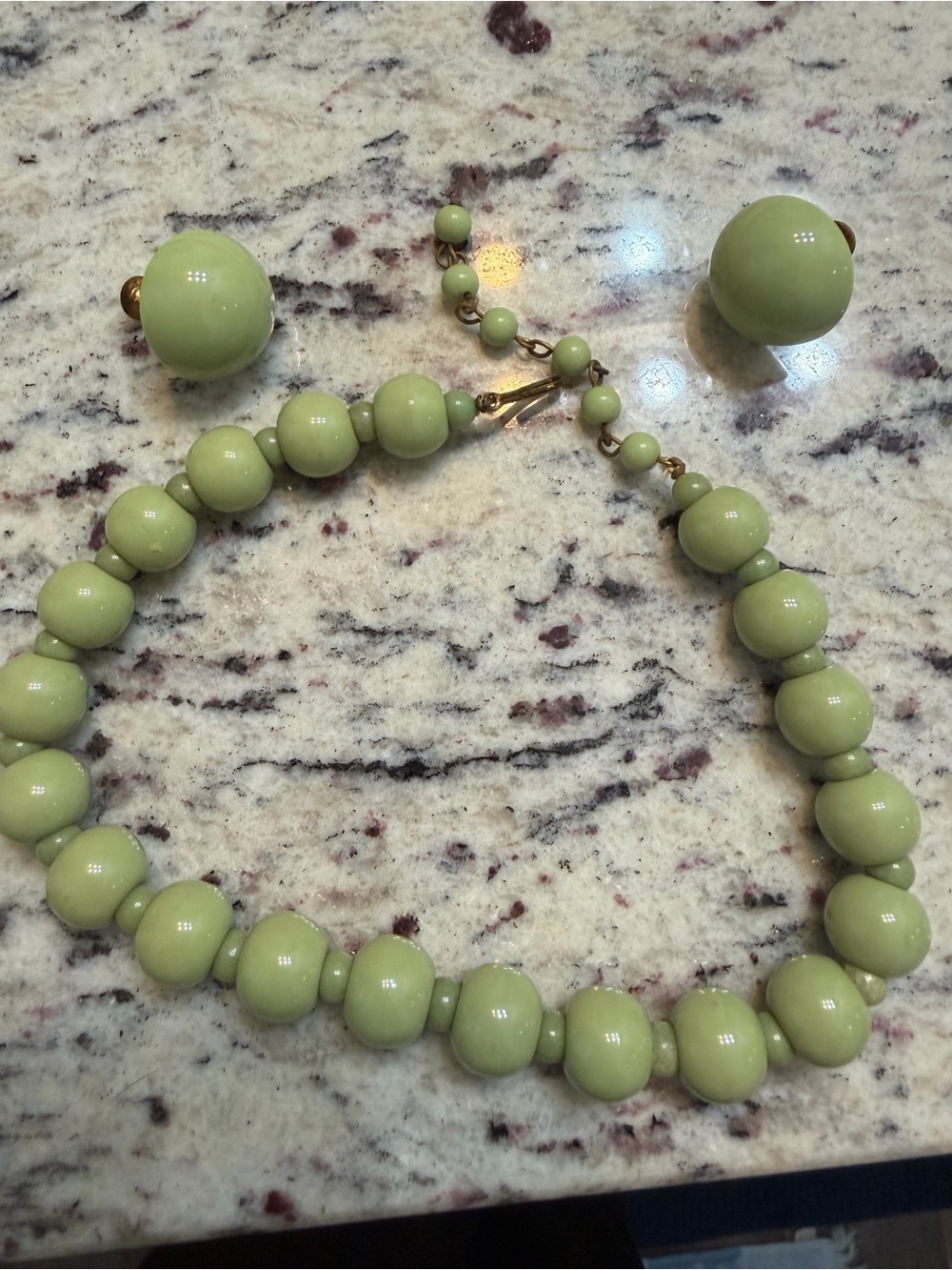 Vintage 1950s Green Lucite Necklace Screw Back Earrings Set